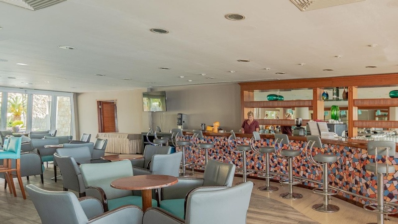 Comer Kinetta Beach ****