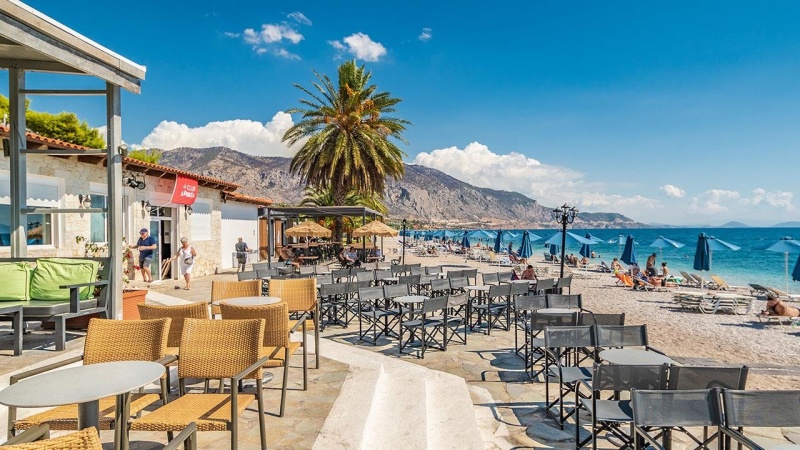 Comer Kinetta Beach ****