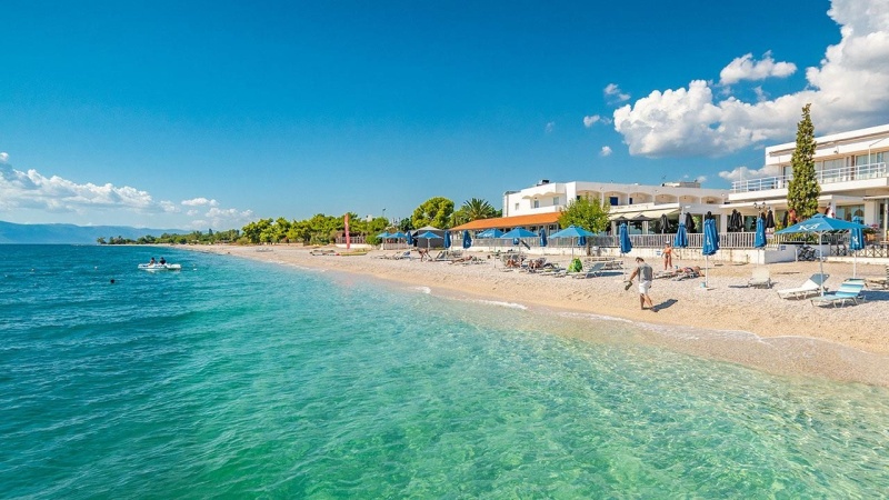 Comer Kinetta Beach ****