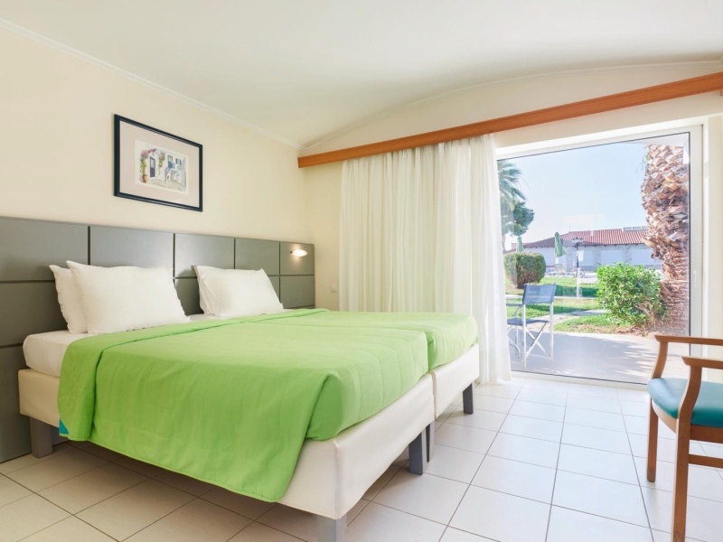 Comer Kinetta Beach ****