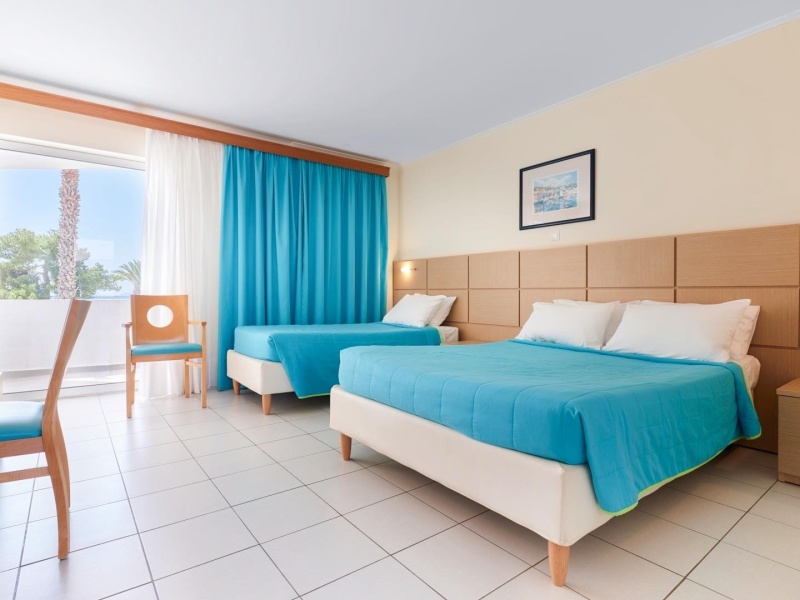 Comer Kinetta Beach ****